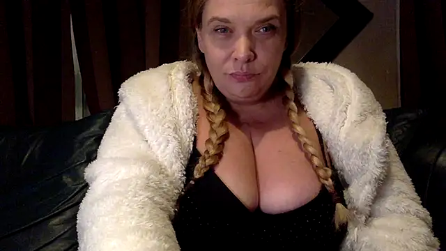 bbw frankie online show from September 24, 2025, 7:17 pm