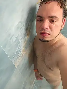 Snapshot of latinoflpr chatting on October 3, 2025, 1:24 am latinoflpr online show from October 3, 2025, 1:24 am