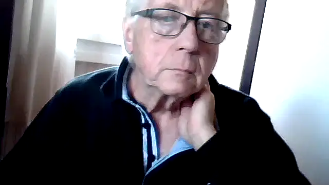 johnjohn622662 online show from May 21, 2026, 3:19 pm