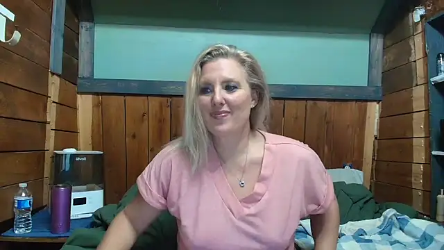 lisaxlovexxx online show from March 1, 2026, 11:51 pm