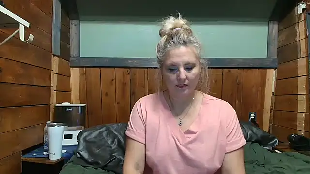 Snapshot of lisaxlovexxx chatting on May 14, 2026, 6:26 pm lisaxlovexxx online show from May 14, 2026, 6:26 pm