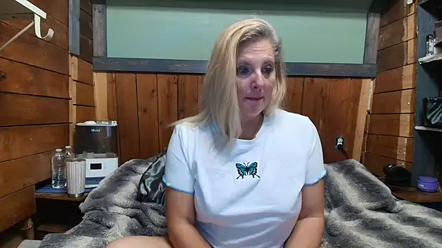 Snapshot of lisaxlovexxx chatting on May 19, 2026, 2:07 am lisaxlovexxx online show from May 19, 2026, 2:07 am