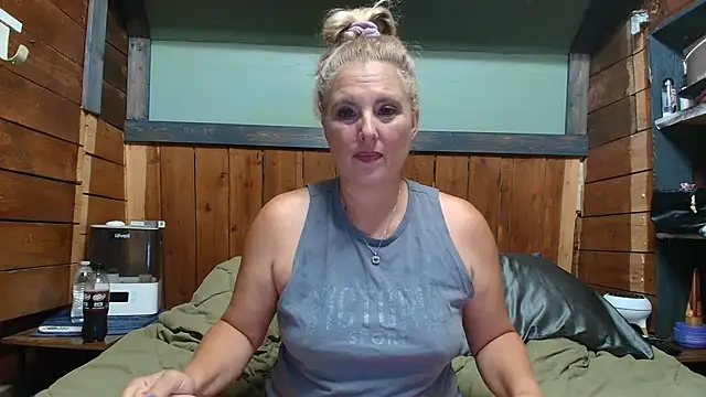 Snapshot of lisaxlovexxx chatting on July 10, 2026, 4:20 pm lisaxlovexxx online show from July 10, 2026, 4:20 pm
