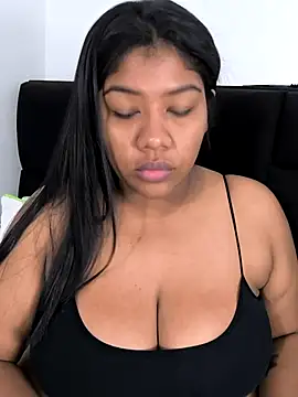 Snapshot of paola091 chatting on March 9, 2025, 11:03 am paola091 online show from March 9, 2025, 11:03 am