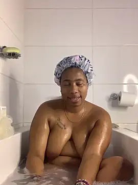 Snapshot of CurvyDesire1 chatting on September 22, 2025, 10:56 pm CurvyDesire1 online show from September 22, 2025, 10:56 pm