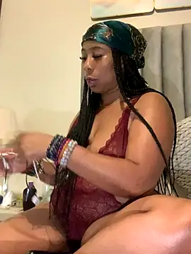 Snapshot of CurvyDesire1 chatting on October 10, 2025, 7:57 pm CurvyDesire1 online show from October 10, 2025, 7:57 pm