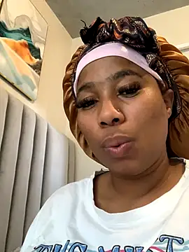 Snapshot of CurvyDesire1 chatting on October 24, 2025, 1:51 pm CurvyDesire1 online show from October 24, 2025, 1:51 pm