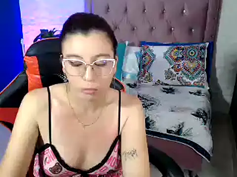 annyfischer online show from March 13, 2025, 9:54 am
