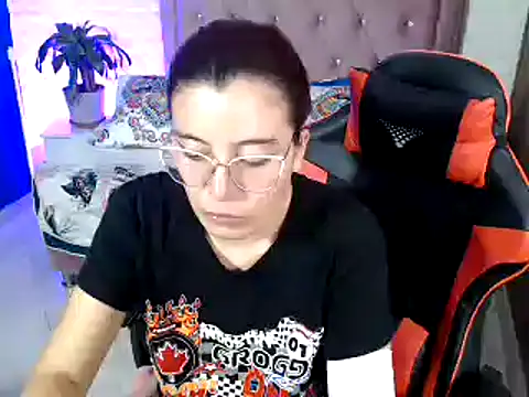annyfischer online show from March 19, 2025, 9:49 am