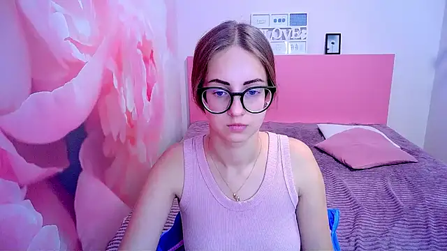 Snapshot of AliceAdams chatting on December 9, 2024, 11:36 am AliceAdams online show from December 9, 2024, 11:36 am