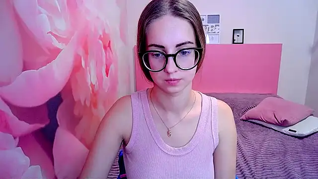 Snapshot of AliceAdams chatting on December 11, 2024, 11:30 am AliceAdams online show from December 11, 2024, 11:30 am