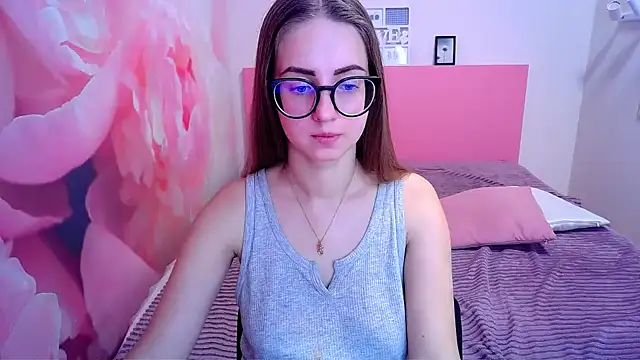 Snapshot of AliceAdams chatting on January 13, 2025, 7:32 am AliceAdams online show from January 13, 2025, 7:32 am
