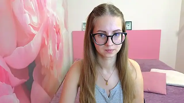 Snapshot of AliceAdams chatting on January 30, 2025, 2:25 pm AliceAdams online show from January 30, 2025, 2:25 pm