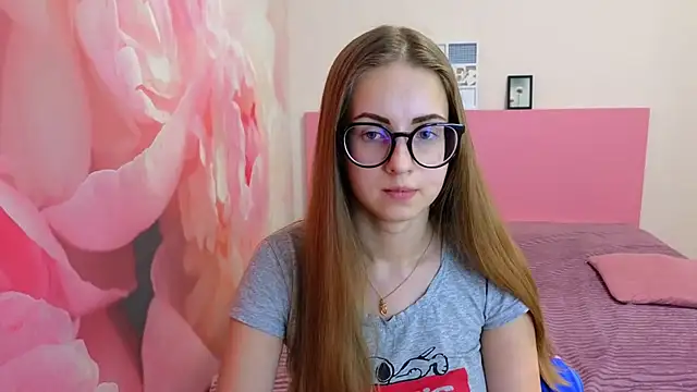 Snapshot of AliceAdams chatting on February 6, 2025, 5:09 pm AliceAdams online show from February 6, 2025, 5:09 pm