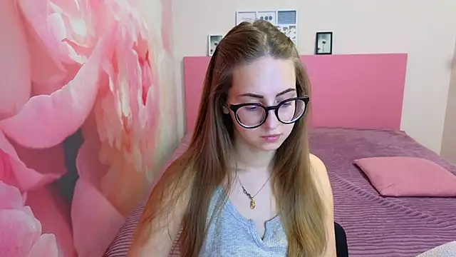 Snapshot of AliceAdams chatting on February 14, 2025, 11:42 am AliceAdams online show from February 14, 2025, 11:42 am