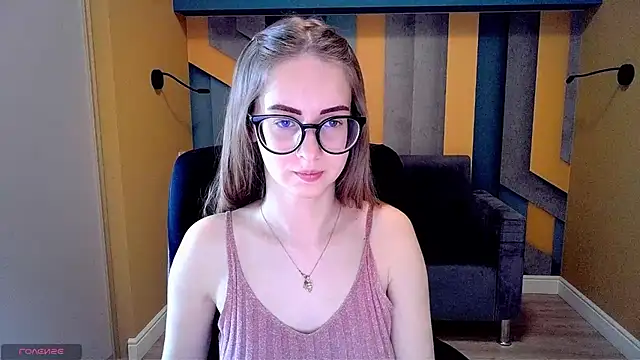 Snapshot of AliceAdams chatting on March 8, 2025, 8:22 am AliceAdams online show from March 8, 2025, 8:22 am