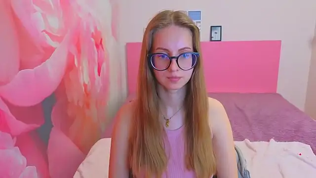 AliceAdams online show from May 8, 2026, 6:52 am