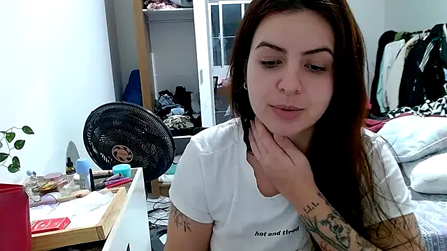 Snapshot of chelbyy chatting on October 14, 2025, 2:34 am chelbyy online show from October 14, 2025, 2:34 am