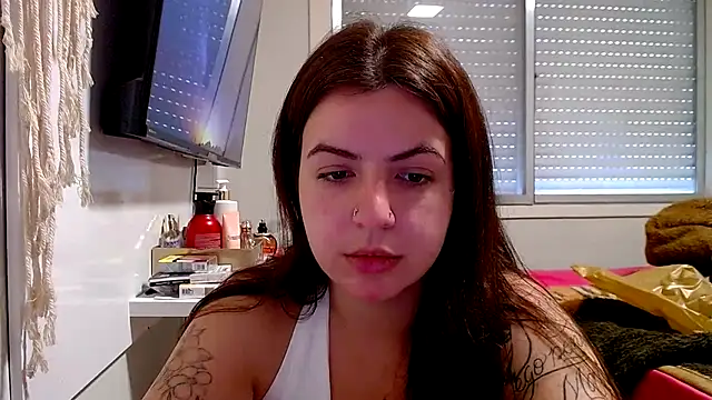 Snapshot of chelbyy chatting on October 25, 2025, 4:24 pm chelbyy online show from October 25, 2025, 4:24 pm