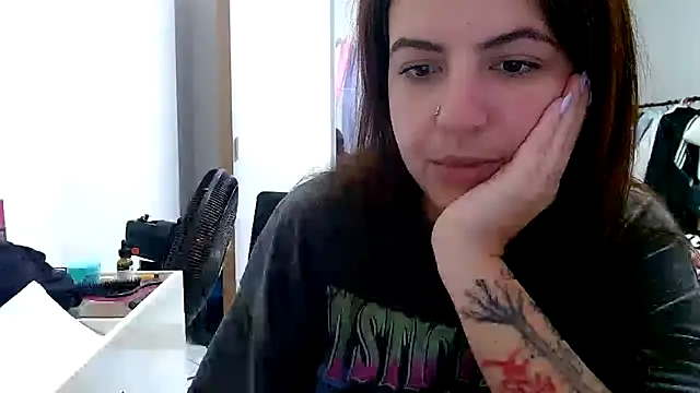 Snapshot of chelbyy chatting on October 31, 2025, 5:58 pm chelbyy online show from October 31, 2025, 5:58 pm