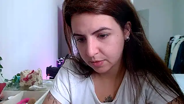 Snapshot of chelbyy chatting on November 8, 2025, 3:23 pm chelbyy online show from November 8, 2025, 3:23 pm