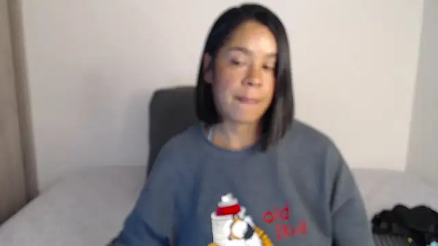 Snapshot of AmeliPonce chatting on November 16, 2025, 8:47 pm AmeliPonce online show from November 16, 2025, 8:47 pm