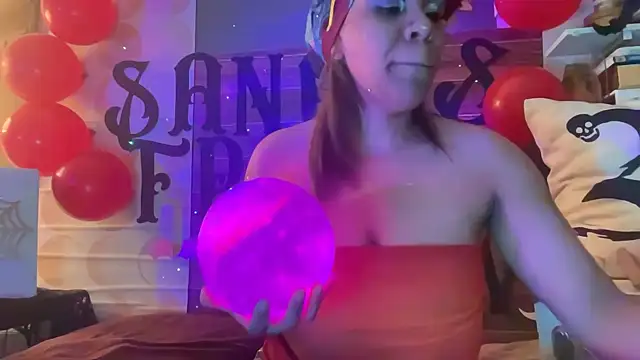 Snapshot of Sanaawest chatting on October 31, 2025, 7:09 am Sanaawest online show from October 31, 2025, 7:09 am