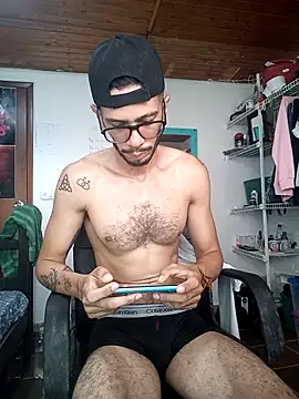 alisterxxx online show from January 8, 2025, 12:58 pm
