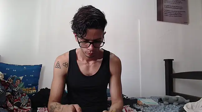 alisterxxx online show from January 21, 2025, 7:17 pm