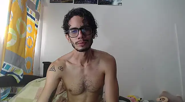 alisterxxx online show from March 7, 2025, 7:49 pm
