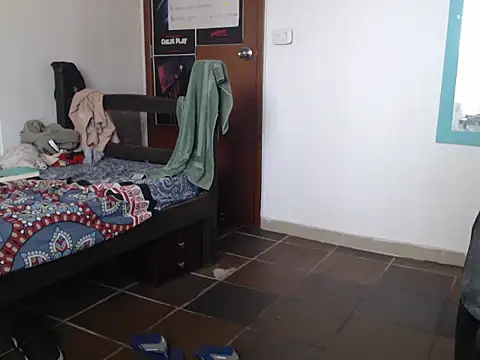 Snapshot of alisterxxx chatting on March 19, 2026, 6:34 pm alisterxxx online show from March 19, 2026, 6:34 pm