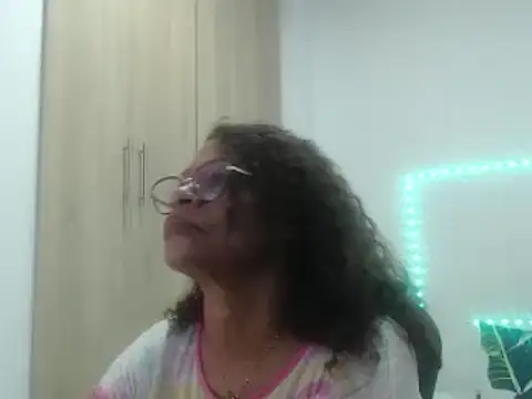 BustyMilf  online show from December 31, 2024, 12:36 pm