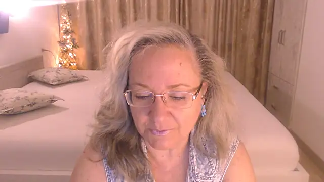Raisshy online show from May 7, 2026, 3:56 am