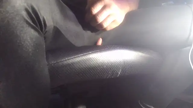 Snapshot of mobotix85 chatting on October 19, 2025, 1:34 pm mobotix85 online show from October 19, 2025, 1:34 pm