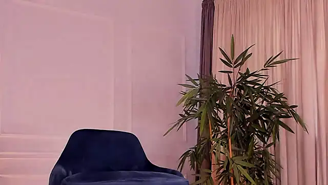 Snapshot of daisyd001 chatting on March 3, 2026, 9:04 am daisyd001 online show from March 3, 2026, 9:04 am