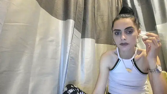 Snapshot of jessystarr chatting on October 24, 2025, 5:20 pm jessystarr online show from October 24, 2025, 5:20 pm