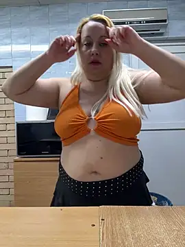 SabinaSweety online show from February 28, 2026, 3:02 pm