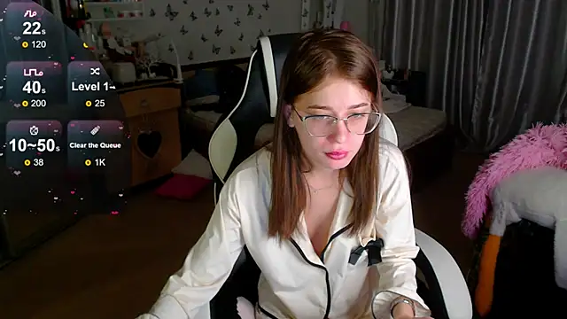 Snapshot of Kira_honeyy chatting on January 13, 2026, 2:17 am Kira honeyy online show from January 13, 2026, 2:17 am