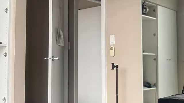 Snapshot of MikyFoxx chatting on September 25, 2025, 9:29 pm MikyFoxx online show from September 25, 2025, 9:29 pm