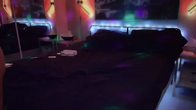 Snapshot of MikyFoxx chatting on September 26, 2025, 9:46 am MikyFoxx online show from September 26, 2025, 9:46 am