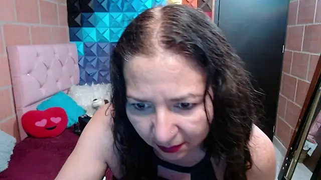katifoxx online show from December 10, 2024, 11:30 pm