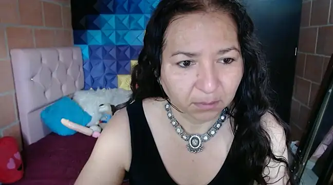 katifoxx online show from December 18, 2024, 3:22 pm