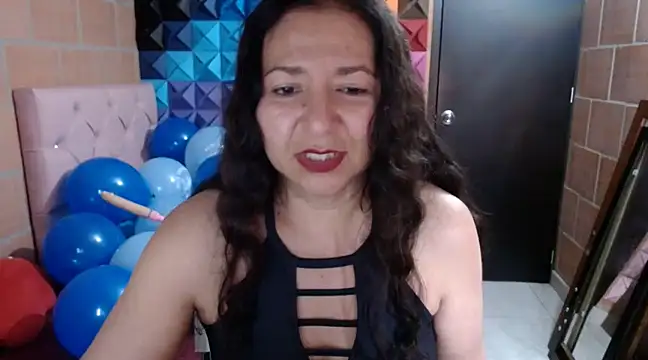 katifoxx online show from December 21, 2024, 8:32 pm