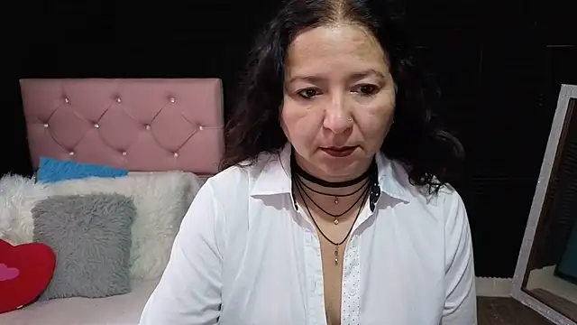 katifoxx online show from May 11, 2026, 3:18 pm
