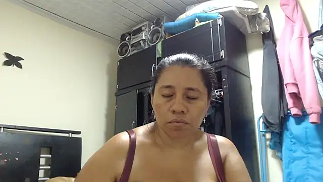 adrixxx38 online show from May 5, 2026, 6:43 am