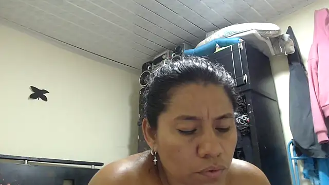 adrixxx38 online show from May 15, 2026, 7:48 am