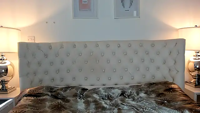 JessicaJames23 online show from February 17, 2026, 10:23 am