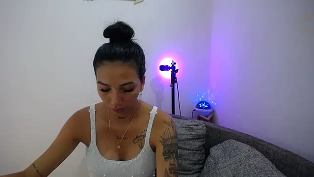 Allyson Smith online show from December 10, 2024, 10:47 pm