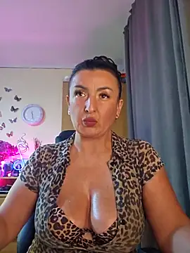 Snapshot of Hotangel75 chatting on October 2, 2025, 8:32 am Hotangel75 online show from October 2, 2025, 8:32 am