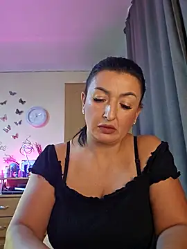 Snapshot of Hotangel75 chatting on October 24, 2025, 8:11 am Hotangel75 online show from October 24, 2025, 8:11 am